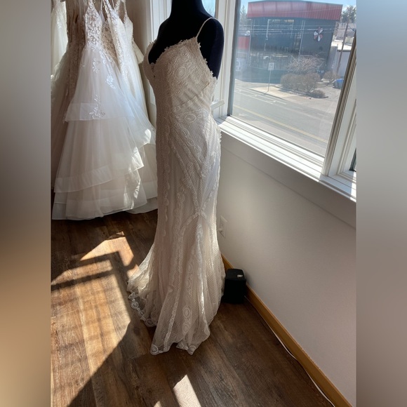 Maggie Sottero Dresses & Skirts - Maggie Sottero wedding dress.